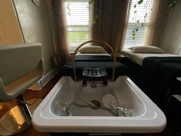 https://cdn.salonspotlight.com/photos/kOADVNOWz88OTHwVkHQS/690a3776-6c8b-4316-9694-73c4842df037_720x720