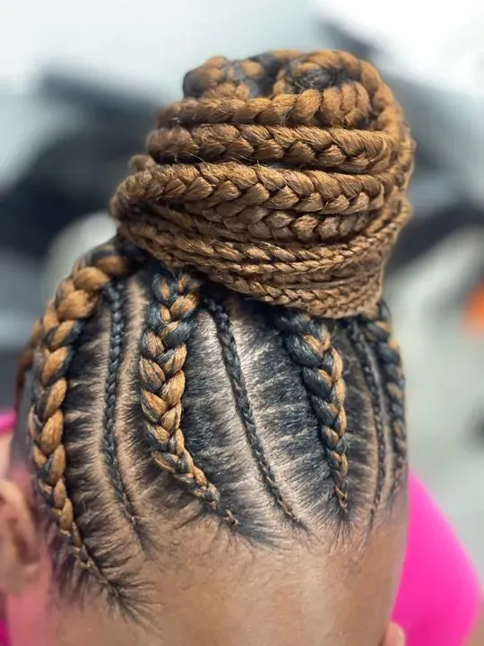 https://cdn.salonspotlight.com/photos/kPmPkrHmhzIjEkR567ak/6093c6b1-71dc-4186-a993-0fce82e85749_720x720