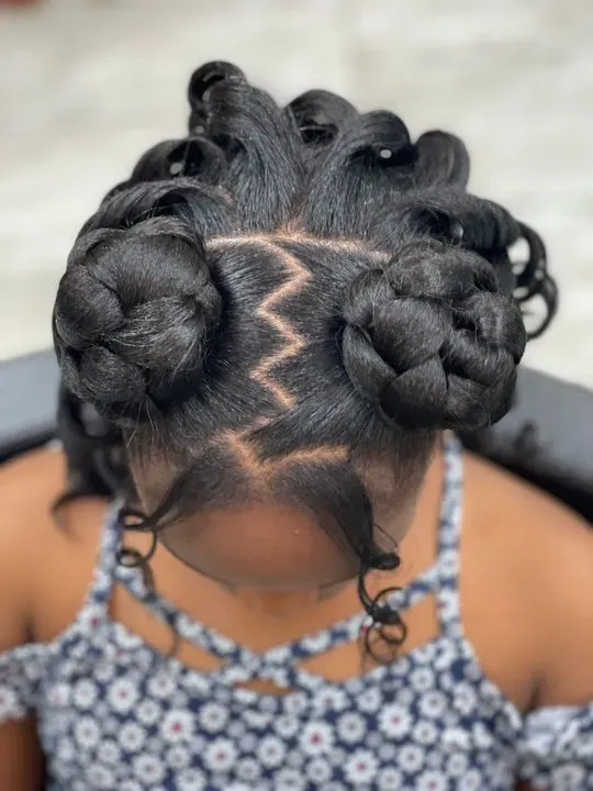 https://cdn.salonspotlight.com/photos/kPmPkrHmhzIjEkR567ak/9f1808a0-9568-4d22-afca-6ecdf7c35319_720x720