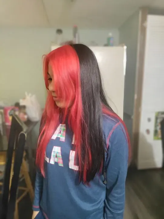 https://cdn.salonspotlight.com/photos/kSyxBqlRzgKckR0MCL3s/bc19e81a-9eb2-4b68-9281-dee16b5785fc_720x720
