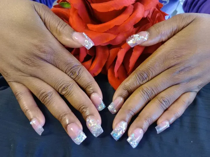 https://cdn.salonspotlight.com/photos/kV4JHjiQluFGutAnOVsP/b03ac1f2-aeb5-400c-92cd-89aa6fa4d806_720x720