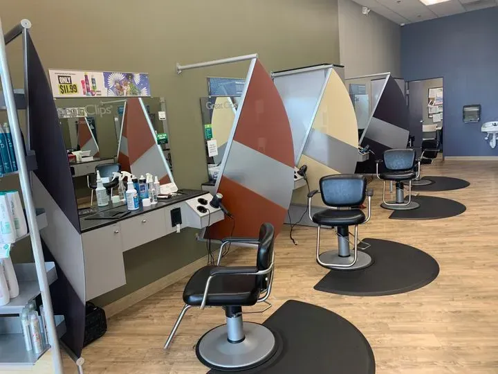 https://cdn.salonspotlight.com/photos/kVNacuRDKok657ALNjTO/32fcd2d2-f10d-4438-93ec-7a09f35058b2_720x720