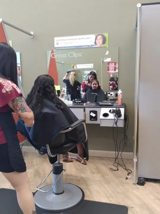 https://cdn.salonspotlight.com/photos/kVNacuRDKok657ALNjTO/5661ed65-1a13-4725-85c1-917814a9260b_720x720