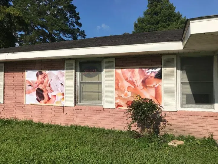 https://cdn.salonspotlight.com/photos/kYcXDizbipfBi8pf0TwP/e87890c2-75d6-410f-8e3d-5d4de572f23e_720x720
