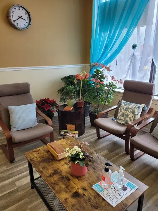 https://cdn.salonspotlight.com/photos/kYpzj0bsi8WicLWMH4Ih/9f566bd8-0436-449a-af98-e0535dfd103f_720x720