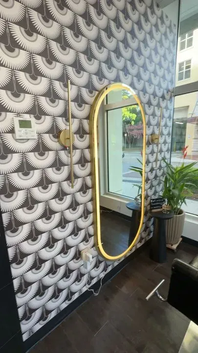 https://cdn.salonspotlight.com/photos/kYzWTfIyBPuprHVQ6KKf/7d475bee-b73f-45dd-b146-bb6c20e310b7_720x720