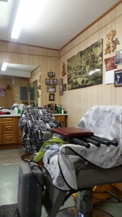 https://cdn.salonspotlight.com/photos/kaXuBnCS1TXDILh6X5U0/41ac162d-c408-4a4c-9450-84154e1cf9b8_720x720