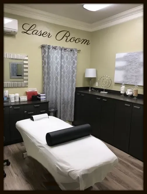 https://cdn.salonspotlight.com/photos/kbhGF7lmsgrRN8Zfn8On/4b1e7d10-9592-4ecd-bc9b-2a1c6ce76ff7_720x720