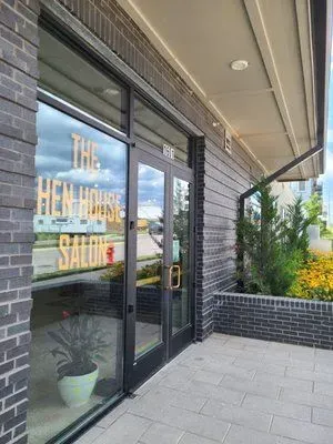 https://cdn.salonspotlight.com/photos/kctoeiWXbokG31gYmMRw/68193c2e-1a18-460f-939f-b6c69bbaf352_720x720