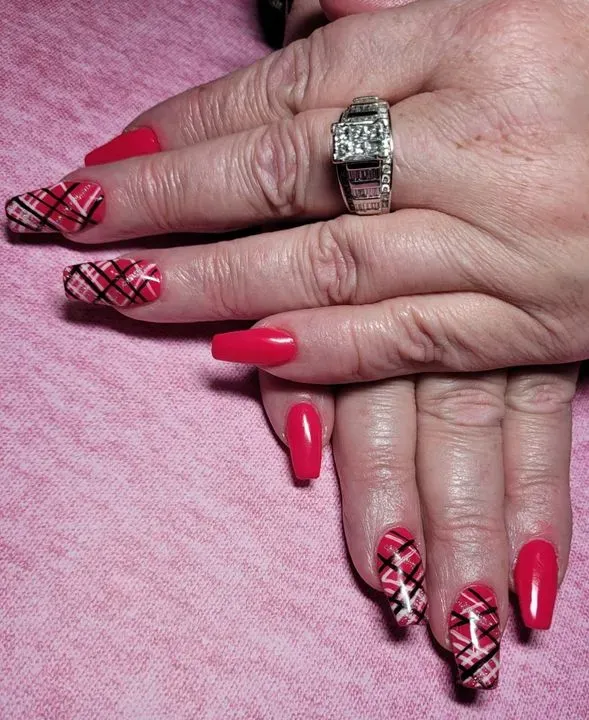 https://cdn.salonspotlight.com/photos/kdvpkbJbwLJ5ujim3xP2/f034eca6-e2ed-4604-85dd-d6db97fc4ead_720x720
