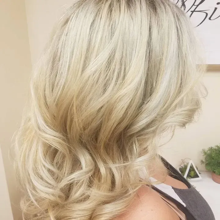 https://cdn.salonspotlight.com/photos/kjXPMJwZj93pjZld1BVa/457b3d0a-8160-4137-822e-ed0b7e2f2ffa_720x720