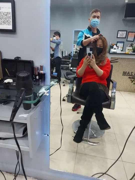 https://cdn.salonspotlight.com/photos/kmaFChDvAI3dyxpOsILP/57058db8-a874-444d-8fe8-06eec8371d2d_720x720