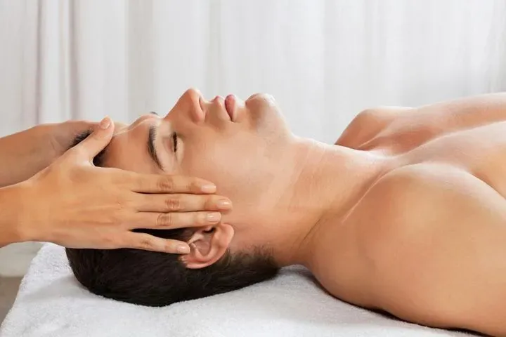 https://cdn.salonspotlight.com/photos/kmjYTzqTa7dfA4A86KTT/5460d99c-a435-4bba-83ad-a6fdb67627bd_720x720