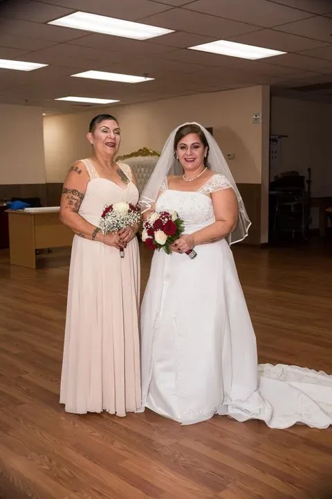 https://cdn.salonspotlight.com/photos/knaW9Iu3ZnsKIhft47UY/1d2d590a-deb6-43b2-a6ef-db0702715133_720x720