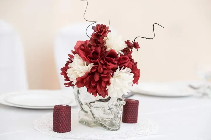 https://cdn.salonspotlight.com/photos/knaW9Iu3ZnsKIhft47UY/4115bdfe-de4a-4c2c-aa0d-9edd06c519bf_720x720