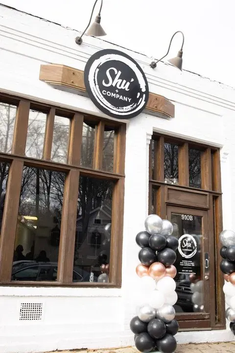https://cdn.salonspotlight.com/photos/koBBVzvuKGTavW8GKR6B/156c7538-4a82-4be9-aedd-5c47d68b6d02_720x720