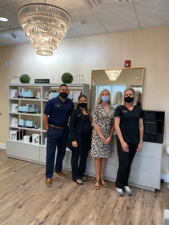 https://cdn.salonspotlight.com/photos/kodavOaGeNuJ2CJaJNqL/2ae55c28-43ec-4bd3-9a4f-6b66222c8c5b_720x720