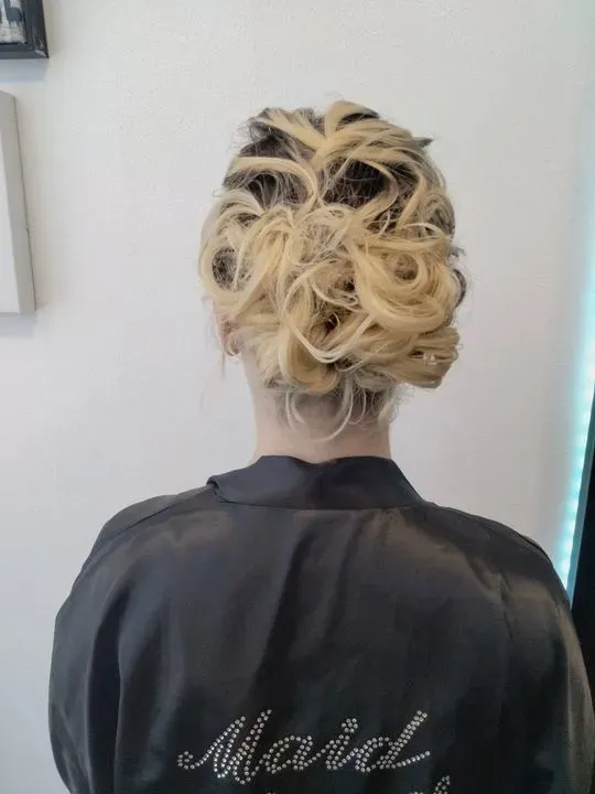 https://cdn.salonspotlight.com/photos/kooBB4zrSpciGWODpTLJ/25615f05-6115-451a-a774-b88bf5041cd0_720x720