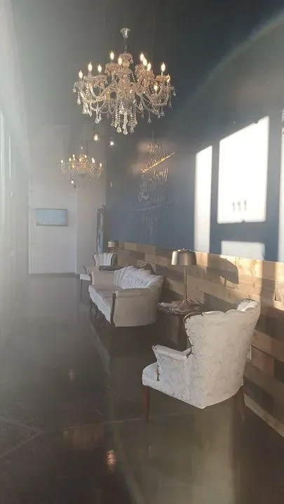 https://cdn.salonspotlight.com/photos/kqnIhJ0cjhEsGwQijAWw/96c980ce-c915-4fdd-9c13-040bc1b1a501_720x720