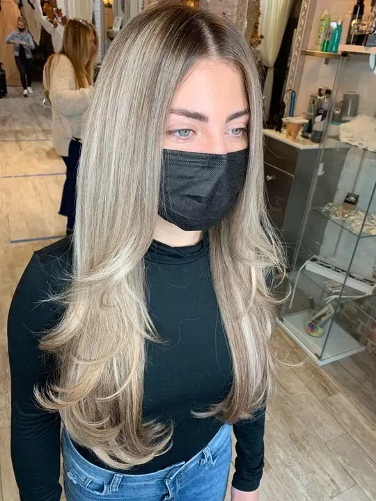 https://cdn.salonspotlight.com/photos/krmVQEtNhLAGNRXVBGLa/43d61c40-fbfc-4dd2-817d-4de882ab9b60_720x720