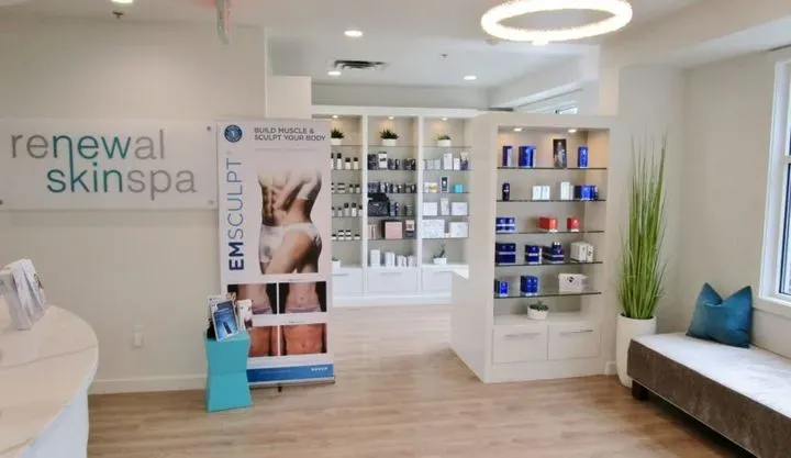 https://cdn.salonspotlight.com/photos/ksKr52ZN5Enxa6w7H4Jr/02c09fae-65c4-4183-97c6-df3559ceb5b9_720x720