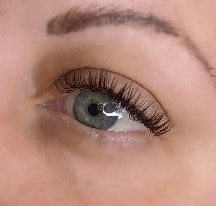 https://cdn.salonspotlight.com/photos/kx5StgZBGVAjsVjHsOnu/9f53f740-9f5d-4a4f-92bc-a2f10d43325e_720x720