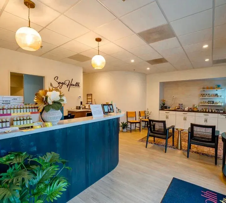 https://cdn.salonspotlight.com/photos/kydN8rJxddcCf6U3bgUz/9e5088cd-7de1-4123-98ad-2aa127d07a4e_720x720