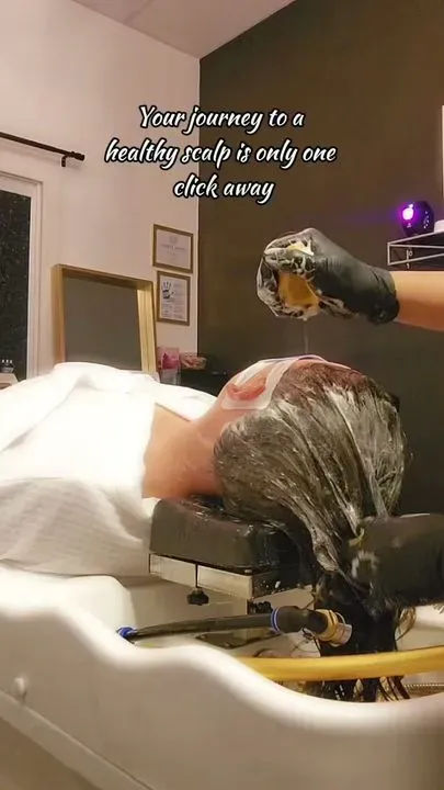 https://cdn.salonspotlight.com/photos/kzfUfS6xnIQynbPs110J/55695cef-a7d5-4016-b5a1-832f65459f0b_720x720