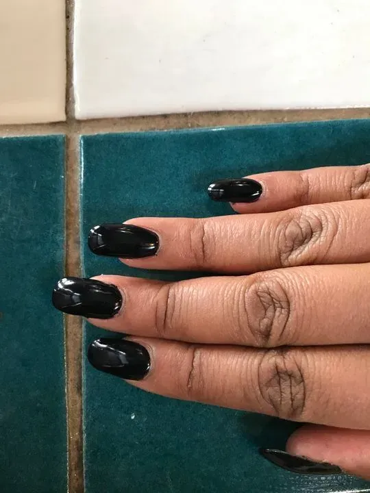 https://cdn.salonspotlight.com/photos/kzmWtUWTZyGGTq62FYo7/d6787942-ae13-4bf9-b412-f3969763339e_720x720