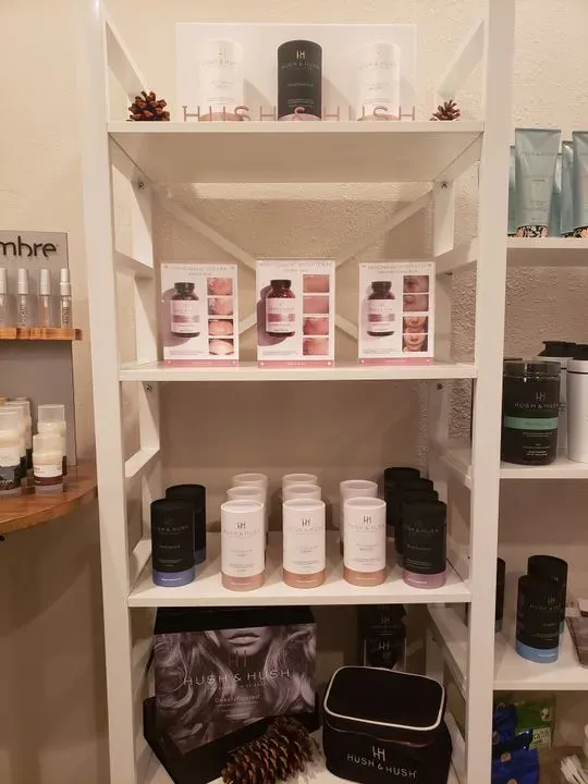 https://cdn.salonspotlight.com/photos/l0g4M415kiUrVrHOmCN7/babe53f6-eef9-4f10-9d65-6665e1acea1c_720x720