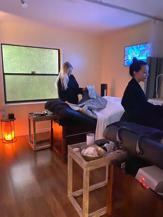 https://cdn.salonspotlight.com/photos/l0g4M415kiUrVrHOmCN7/d1d119b7-9fff-4350-88e6-3d1076cfff0e_720x720
