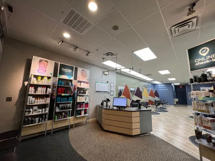 https://cdn.salonspotlight.com/photos/l0hoQekA8cfEfvR4jTbu/312cdac1-e236-4d5d-9d91-0521d0c301dc_720x720