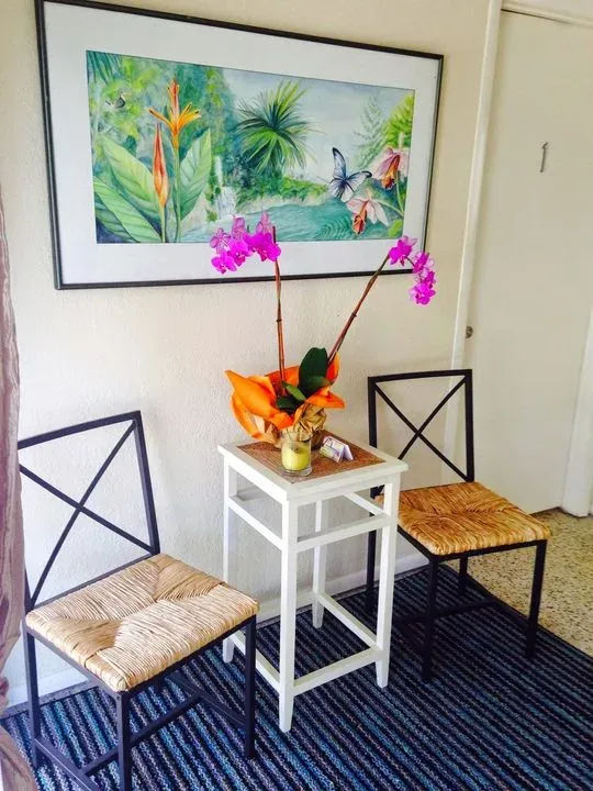 https://cdn.salonspotlight.com/photos/l1ABzF4XyQGUYwdQE3Pb/768ff719-a885-444e-9fdb-bd8abce3465a_720x720