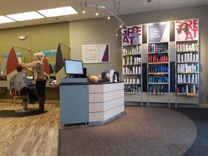 https://cdn.salonspotlight.com/photos/l3cN3zstzGK5X8r97Ds9/1290af9c-e2b3-4145-bd48-236e1dd0ef9e_720x720