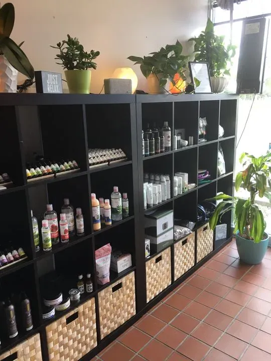 https://cdn.salonspotlight.com/photos/l5hnAlz1zzC3twdla6Qa/0f822dd7-4757-4f90-a7e3-eee6c38678d1_720x720