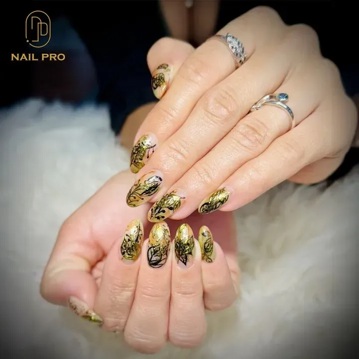 https://cdn.salonspotlight.com/photos/l7322YTP3FT0xPjs7qbv/1bc37ce2-eb19-4de7-a19c-24466b3f01a6_720x720