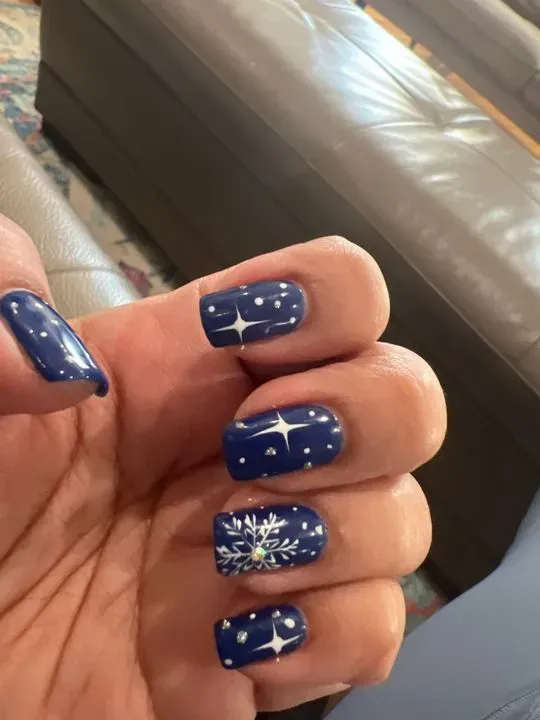 https://cdn.salonspotlight.com/photos/l7322YTP3FT0xPjs7qbv/5e6c5a09-6fd9-4f99-be0b-4f5ede38ef06_720x720