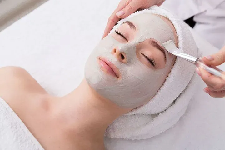 https://cdn.salonspotlight.com/photos/l7HN5xPuSXf3kCD2UHXo/15118db9-8fe6-4bbb-903a-4209407dc3b3_720x720