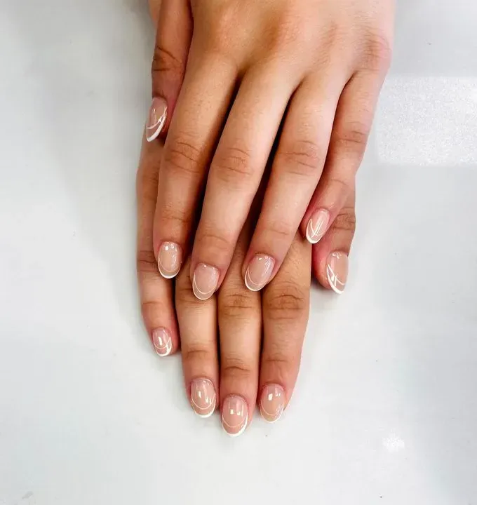 https://cdn.salonspotlight.com/photos/l7Zy9tSUdBpN1kDYtsGp/0e95dfc1-5804-4890-9f62-b4157e1944b3_720x720