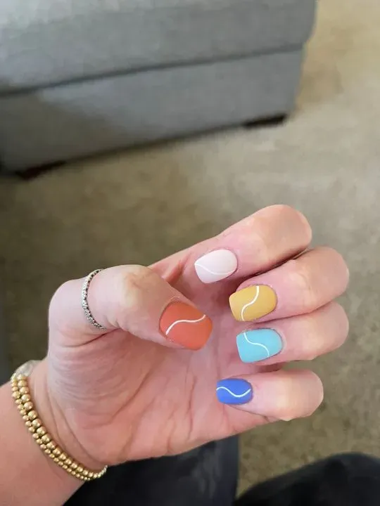 https://cdn.salonspotlight.com/photos/l7Zy9tSUdBpN1kDYtsGp/23d3b254-18e2-4864-8eef-d861e5625a3c_720x720