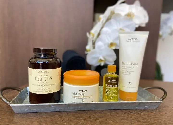https://cdn.salonspotlight.com/photos/l8nI2rczTi1uuMXMCEJv/488977f4-7b73-4158-b526-c05c185730cd_720x720