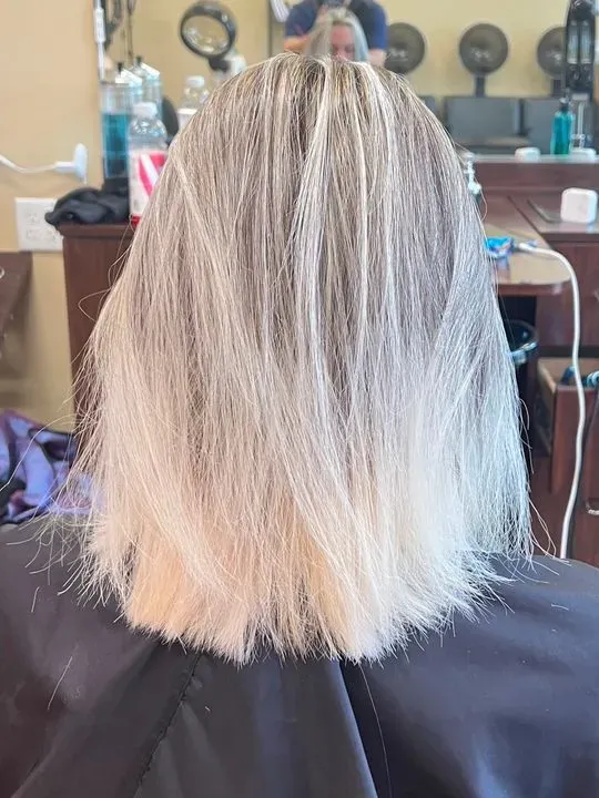 https://cdn.salonspotlight.com/photos/l984EJs17mlkSc603nqE/d4a597d8-cbb9-4c04-99d3-b8daad0b1ab7_720x720