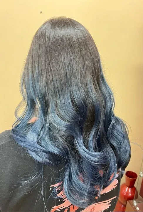 https://cdn.salonspotlight.com/photos/l984EJs17mlkSc603nqE/e7d775b4-4b3b-4748-a14b-fcbb1b9feb7a_720x720