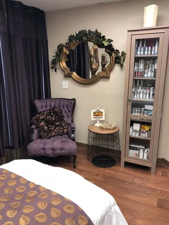 https://cdn.salonspotlight.com/photos/l9WyhxMWFv29SmG4XDKu/c9194241-0b05-4f0c-ab2b-913e84a04c25_720x720