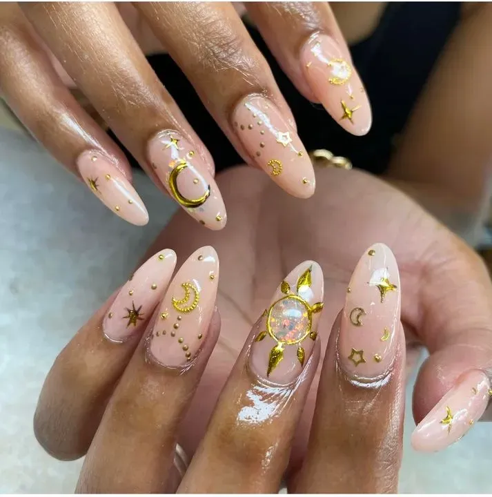https://cdn.salonspotlight.com/photos/lBfLfC453zYJJoL2ber5/82b96a8b-4a41-44ca-8b6e-9569040be830_720x720