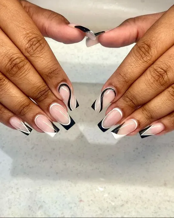 https://cdn.salonspotlight.com/photos/lBfLfC453zYJJoL2ber5/b3e77734-1a83-43d1-9e1e-a2604ee98c78_720x720