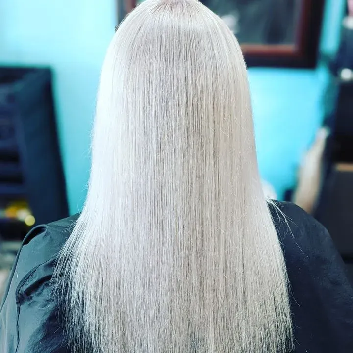 https://cdn.salonspotlight.com/photos/lC03istKxzw87P7Pnftx/2aca706f-21eb-45df-9760-eaa6e5b37fe7_720x720