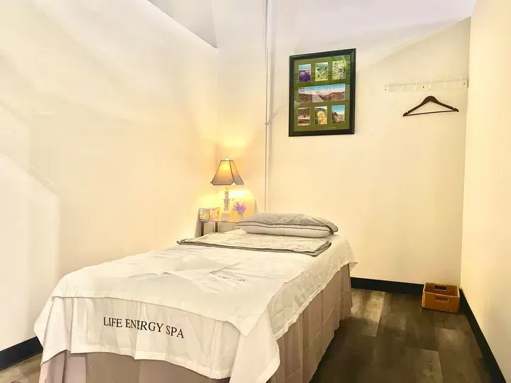 https://cdn.salonspotlight.com/photos/lDa2P9Gdd4oaCur6O2Ce/95189102-bf93-4726-94d8-3394e1d89934_720x720