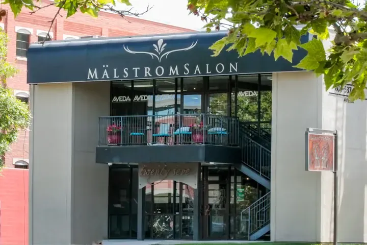 https://cdn.salonspotlight.com/photos/lEQFEmgJzfJhjZDMtV58/8cad7e7e-50ca-4c75-bf8b-915af454cc18_720x720