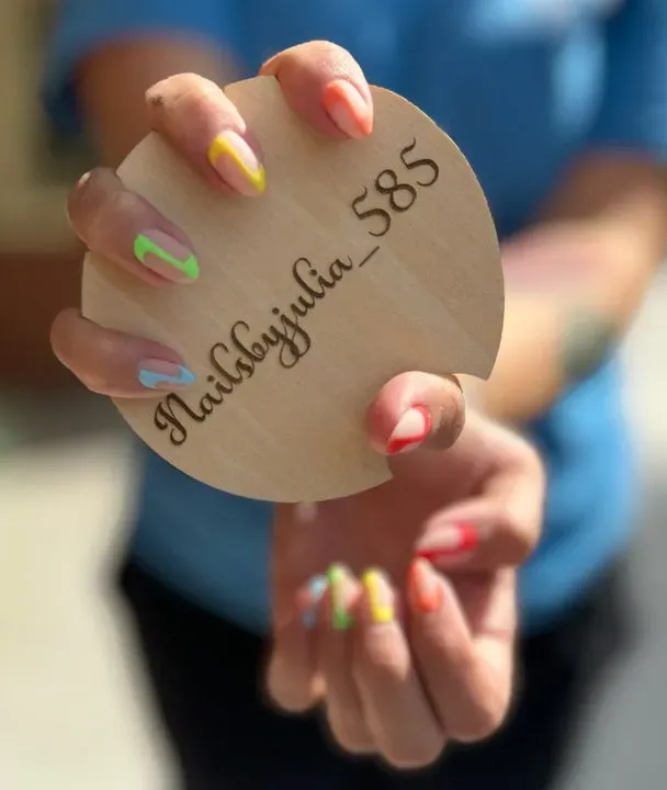 https://cdn.salonspotlight.com/photos/lEkgeVC62PTLH8Q0Pu2f/84488c86-22c4-4559-b11d-1eb50ff4e3cd_720x720